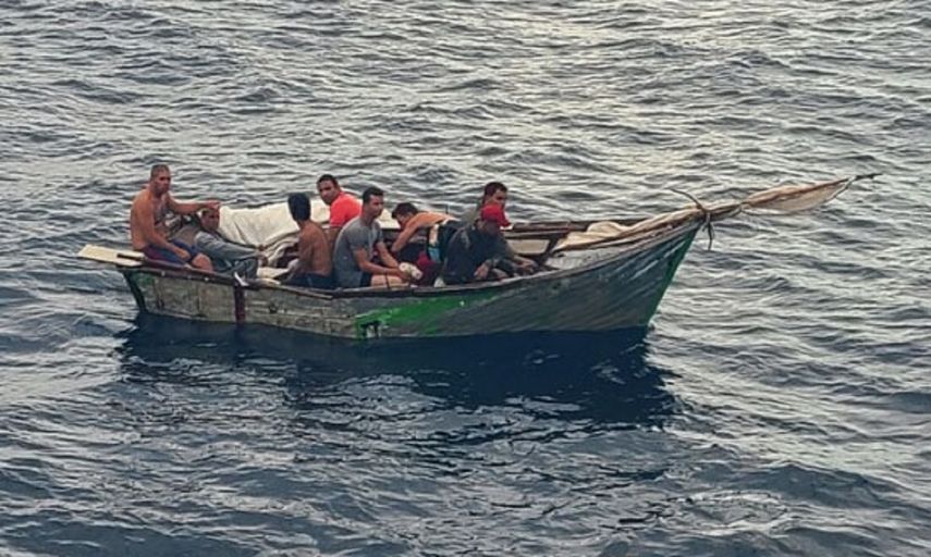 EEUU repatría a otros 22 cubanos interceptados en el mar