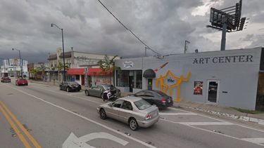 Vista exterior del centro de arte Rubin Studio Gallery, ubicado en el 149 NW de la 36 Calle en Miami.