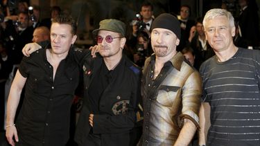 Los miembros de la banda irlandesa U2 asisten a la función de U2 3D en la 60 edición del Festival de Cine de Cannes en Francia el 20 de mayo de 2007.