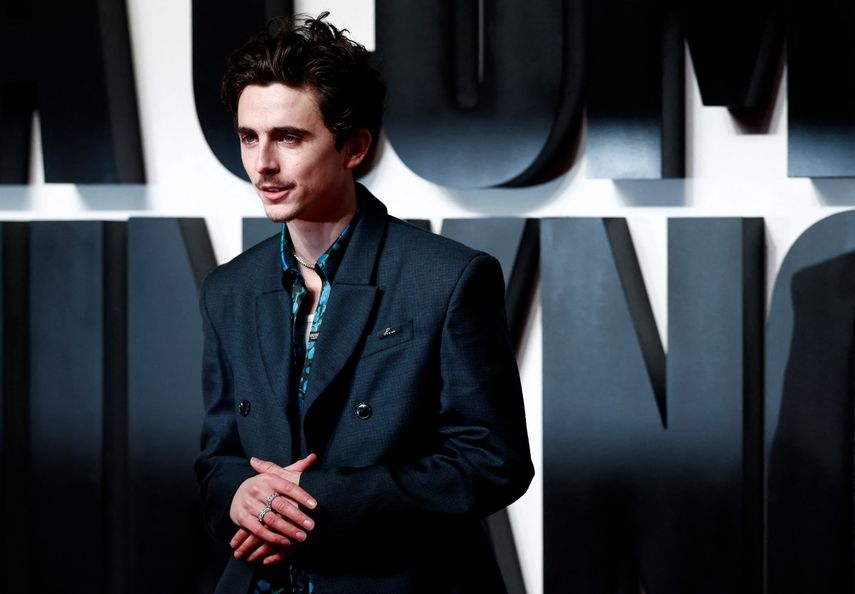 El actor franco-estadounidense Timothée Chalamet posa en la alfombra roja a su llegada al estreno británico de la película A Complete Unknown en el BFI Southbank en Londres, el 14 de enero de 2025.&nbsp;