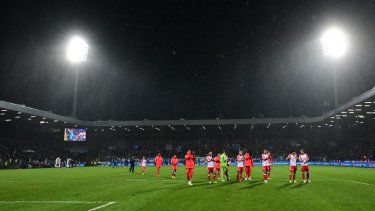 Los jugadores del Bayern Múnich reaccionan después del partido de fútbol de la primera división alemana de la Bundesliga entre el VfL Bochum y el FC Bayern Múnich en Bochum, al oeste de Alemania, el 18 de febrero de 2024. &nbsp;