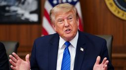 El presidente Donald Trump habla durante una reunión del Gabinete en Camp David, en Maryland, el 31 de julio de 2026.&nbsp;