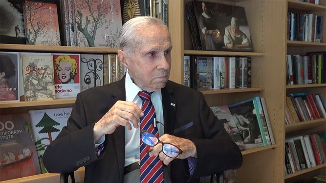 Ángel Cuadra, durante una entrevista con Rolando Morelli para la serie Rostros y voces cubanos de la editorial Gota a Gota.