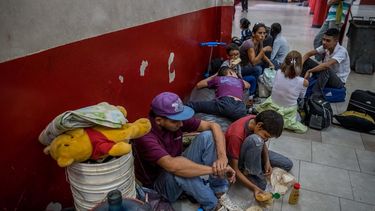 Largas colas, aumento de los pasajes y de la frustración entre los venezolanos que intentaron salir de Caracas para recibir el 2018.&nbsp;