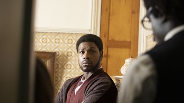 John Boyega en una escena de Red, White and Blue en una imagen proporcionada por Amazon Studios.