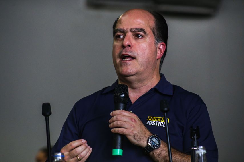 Borges afirmó que el mundo entero cree necesario que Venezuela convoque a elecciones y, estimó, esa presión que viene de afuera hacia adentro, con el respaldo de la Carta Interamericana.