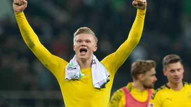 &nbsp; El futbolista noruego Erling&nbsp;Haaland&nbsp;ha admitido sentirse como en casa tras sus primeros meses en el Borussia Dortmund, desoyendo as&iacute; los rumores del inter&eacute;s que por &eacute;l tendr&iacute;an equipos de enjundia como FC Barcelona, Real Madrid o Manchester City.