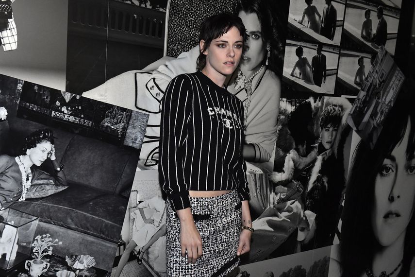 La actriz estadounidense Kristen Stewart asiste al desfile de la colección Primavera-Verano 2023 de Chanel Womenswear durante la Semana de la Moda de París el 4 de octubre de 2022.
