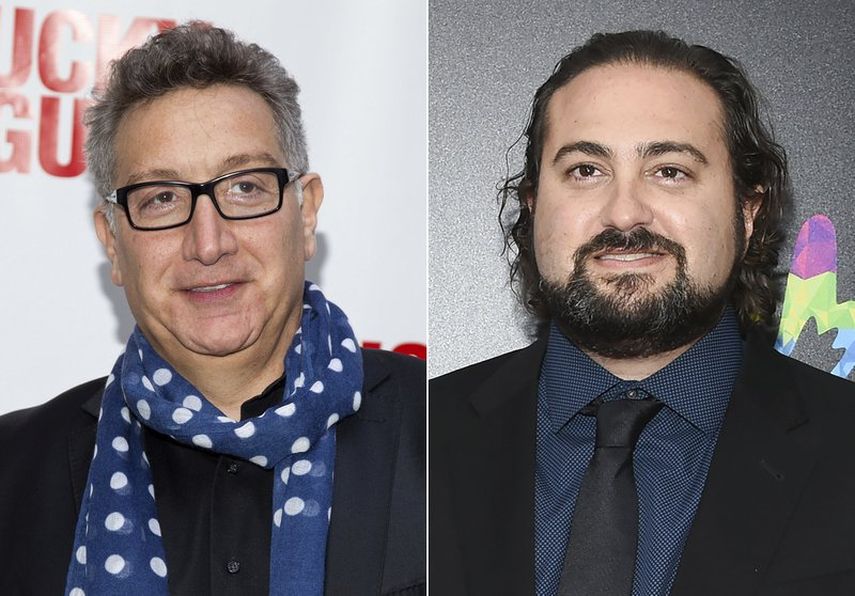 El dramaturgo y director de teatro Mois&eacute;s Kaufman, a la izquierda, llega al estreno de Lucky Guy en Nueva York el 1 de abril de 2013, y el escritor y cineasta Jonathan Jakubowicz asiste al estreno estadounidense de su pel&iacute;cula Hands of Stone en Nueva York el 22 de agosto de 2016.&nbsp;