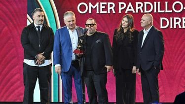 Nelson Albareda y Omer Pardillo-Cid reciben el Latin Grammy 2024 en la categoría Mejor diseño de empaque por el álbum “Celia Cruz En Vivo-100 años de Azúcar”.