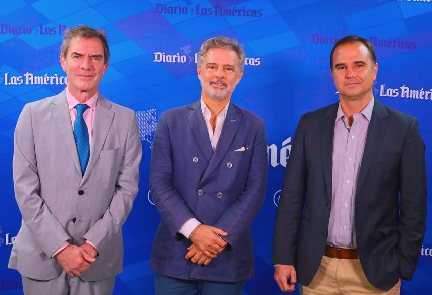 Darío Lopérfido, Ramiro Villapadierma y Raúl Tola, intelectuales de la Cátedra Vargas Llosa.