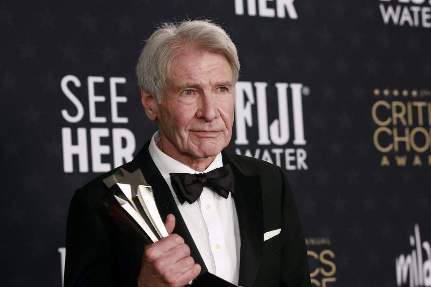 El actor Harrison Ford es premiado en los Critics Choice Awards por los logros en su carrera. 