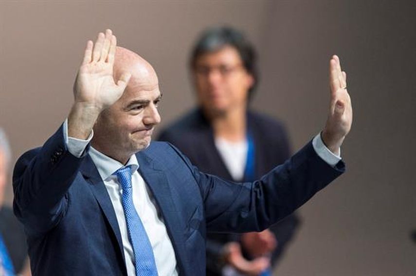 Infantino habla perfectamente inglés, francés, italiano, alemán y español. (EFE)
