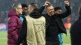 El entrenador español del Paris Saint-Germain, Luis Enrique (d), celebra la victoria de su equipo al final del partido de vuelta de las semifinales de la UEFA Champions League entre el Paris Saint-Germain (PSG) y el Arsenal en el estadio Parc des Princes de París, el 7 de mayo de 2025. 