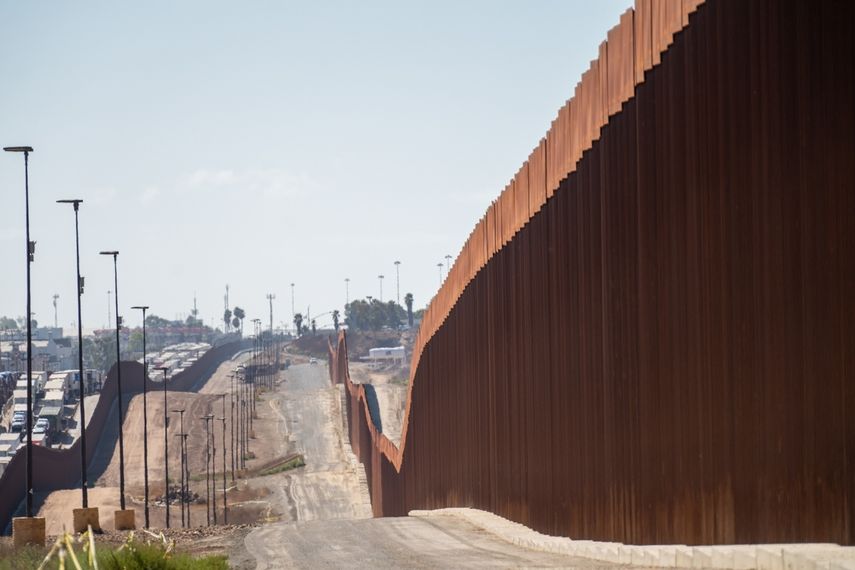 Sección del muro fronterizo entre EEUU y México.&nbsp;