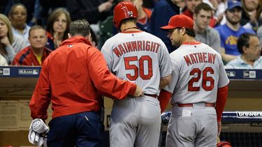 Adam Wainwright se lastimó durante el comienzo de campaña y fue extrañado por los Cardenales. (ARCHIVO)