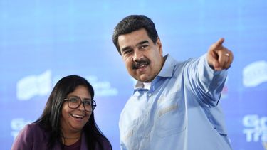 El exdictador venezolano Nicolás Maduro, junto con su vicepresidenta de Venezuela, Delcy Rodríguez.&nbsp;
