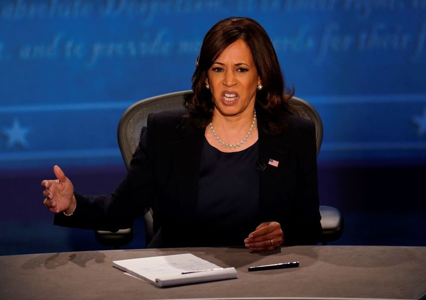 En esta foto del 7 de octubre del 2020, la candidata demócrata a vicepresidenta Kamala Harris habla en un debate con el vicepresidente Mike Pence en la Universidad de Utah en Salt Lake City.&nbsp;