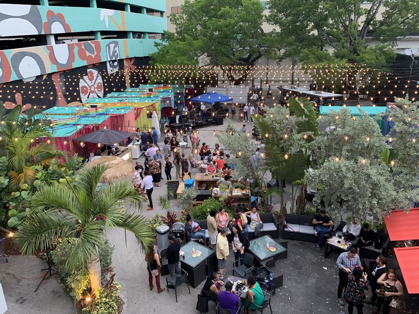 Ambiente en la pasada edición de la fiesta del Centro Cultural Español Miami por el final de la temporada de programación. 