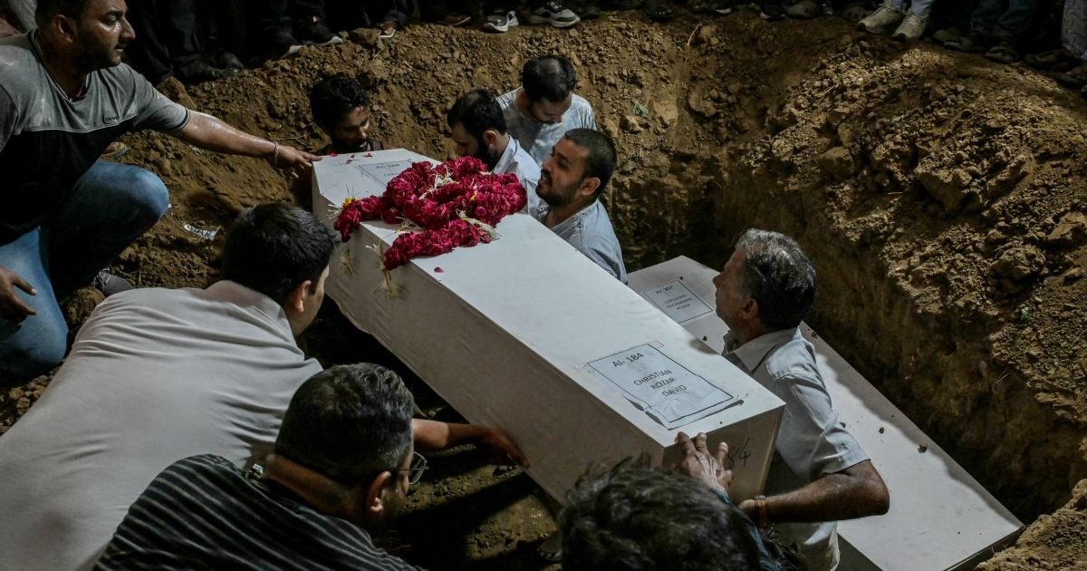 India: Ascienden a 274 las muertes tras accidente de avión