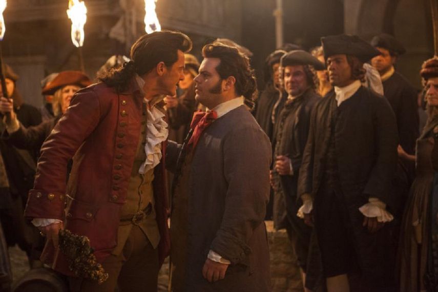 Josh Gad&nbsp;and&nbsp;Luke Evans en la película La bella y la bestia