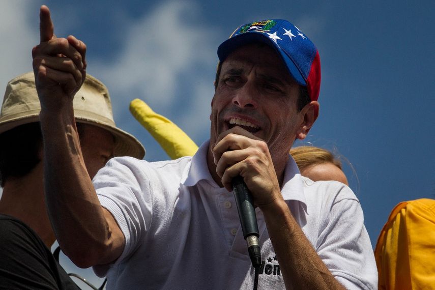 El líder de la oposición venezolana&nbsp;Henrique&nbsp;Capriles&nbsp;participa en la manifestación Somos millones reprimida por las fuerzas de seguridad del régimen de Maduro este sábado 20 de mayo de 2017, en Caracas, Venezuela.&nbsp;