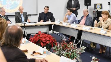 Que Scott nos escuche ayudaría en las sanciones al Gobierno de Maduro que solo el gobierno federal (estadounidense) puede imponer, sostuvo el opositor Carlos Vecchio (3ro der.).