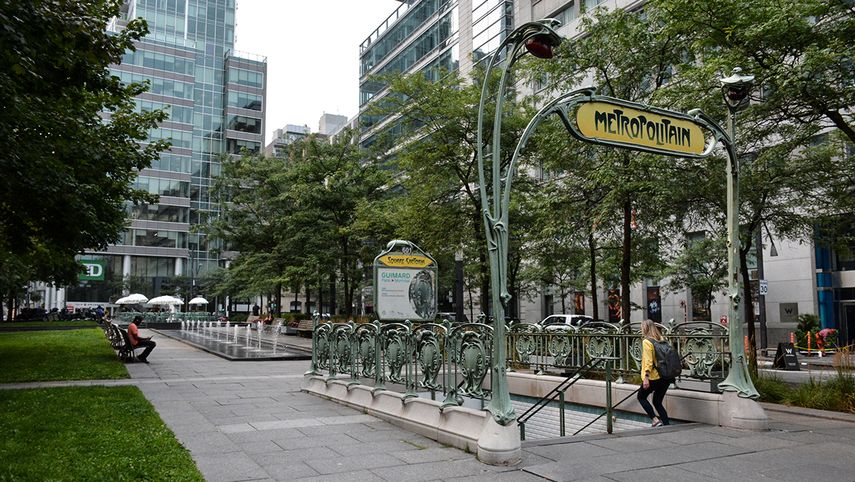 Réplica entrada metro de París, Montreal.