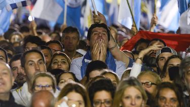 Fotograf&iacute;a del 24 de noviembre de 2019 de simpatizantes del candidato presidencial Luis Lacalle Pou, en Montevideo, Uruguay.