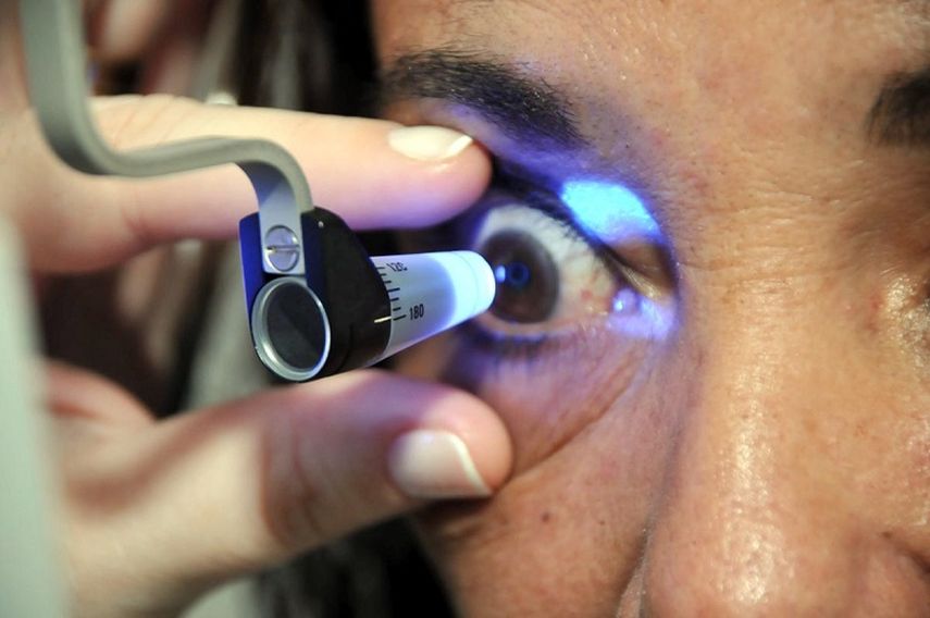 La revision oftalmologica periodica es la mejor herramienta para controlar el glaucoma. (Archivo)