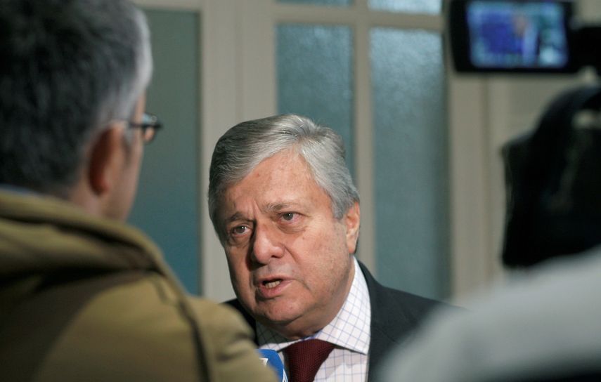 López Gil, que desde hace cuatro años reside en Madrid exiliado,&nbsp;calificó de terrible la situación económica, social y política, que se ha agravado, dijo, durante el&nbsp;régimen&nbsp;de Nicolás Maduro.