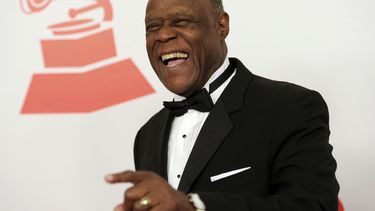 Johnny Ventura llega a la gala en homenaje a la Persona del Año de la Academia Latina de la Grabación en Las Vegas en esta foto del 20 de noviembre de 2013. El ídolo del merengue de 81 años murió el miércoles 28 de julio de 2021 en la República Dominicana. El Festival Restauración de la República Dominicana celebrará su legado.&nbsp;