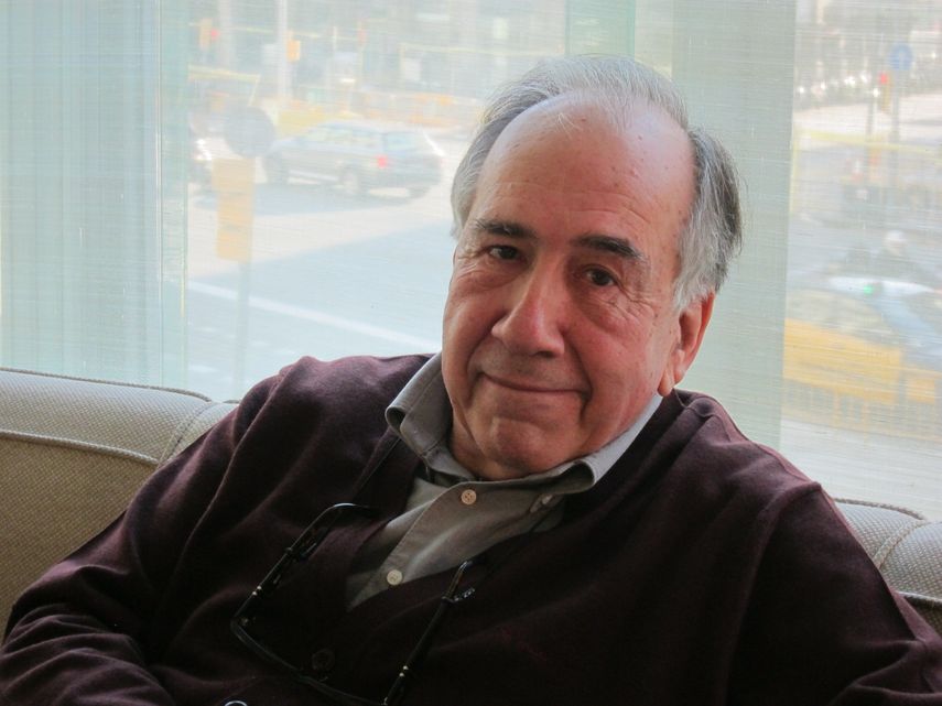 El autor dijo sentirse alegre por este reconocimiento.