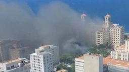 Humareda del incendio en el Hotel Nacional.&nbsp;