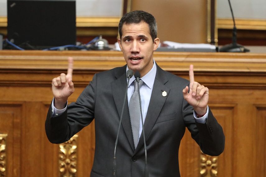 El líder del Parlamento venezolano, Juan Guaidó, habla a los diputados de la Asamblea Nacional este 6 de marzo en Caracas.&nbsp;
