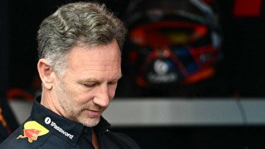 El exdirector y CEO del equipo británico Red Bull Racing, Christian Horner, reacciona antes de la tercera sesión de práctica en la pista de carreras Red Bull Ring en Spielberg, Austria, el 28 de junio de 2025.