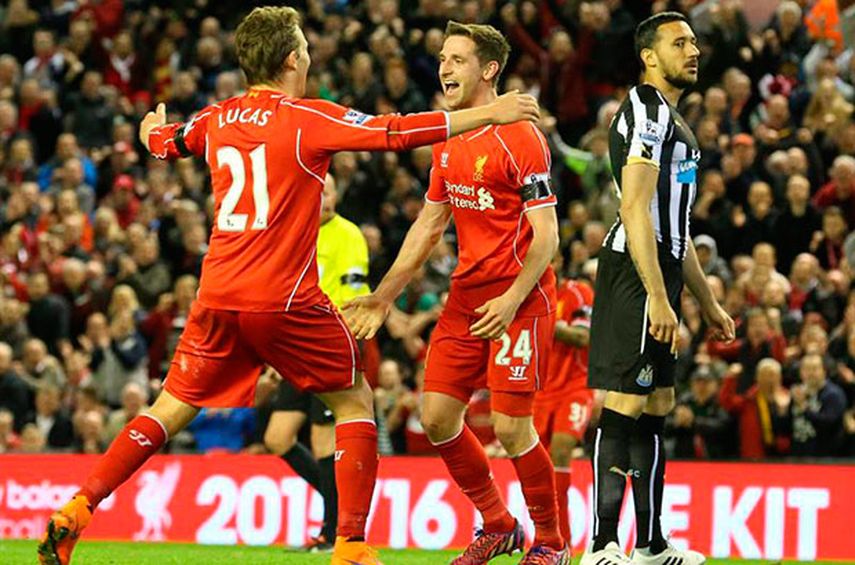 El equipo de Brendan Rodgers derrotó 2-0 al Newcastle United (EFE)