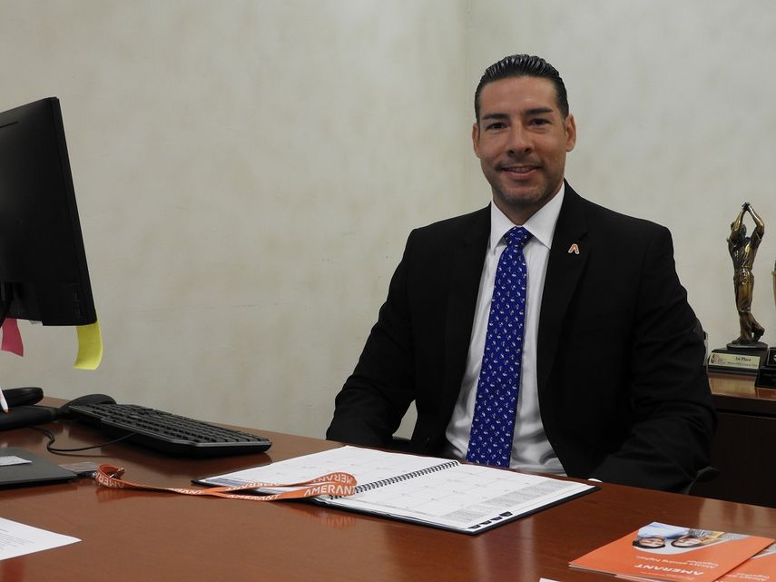 Contribuir y servir a los demás; es lo más importante en este mundo.