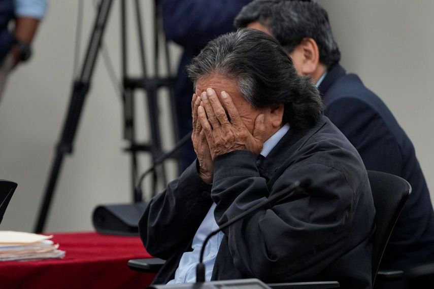 El expresidente peruano Alejandro Toledo asiste a una sesión judicial donde el juez fallará en su caso de corrupción en Lima, Perú, el lunes 21 de octubre de 2024.&nbsp;