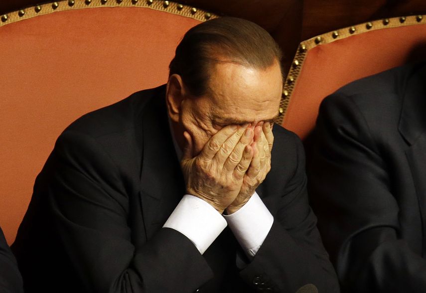 Silvio Berlusconi, tras finalizar su discurso en el senado italiano. (AP)