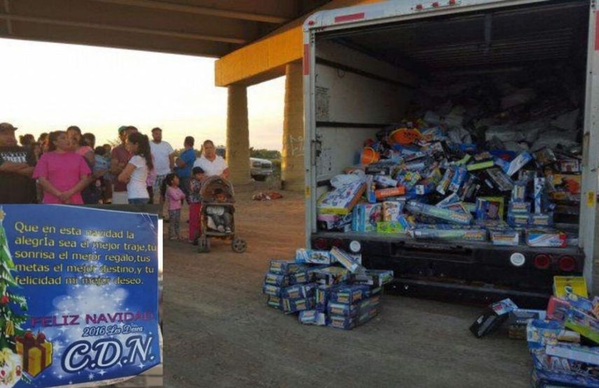 En los medios locales fueron publicadas fotos de pobladores haciendo fila para recibir juguetes.