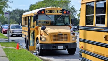 80% de los distritos de todo el país han manifestado tener problemas para encontrar suficientes conductores de autobuses.