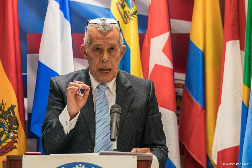 Armando Arratia, magister en Derecho Penal, corredactor del Código Orgánico Procesal Penal; expresidente del Circuito Judicial Penal del estado Miranda, Fiscal del Ministerio Público y juez de la nación,