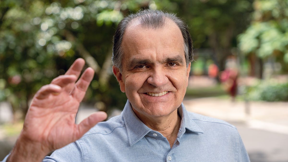 Óscar Iván Zuluaga, precandidato a la presidencia de Colombia. Óscar Iván Zuluaga, precandidato a la presidencia de Colombia.