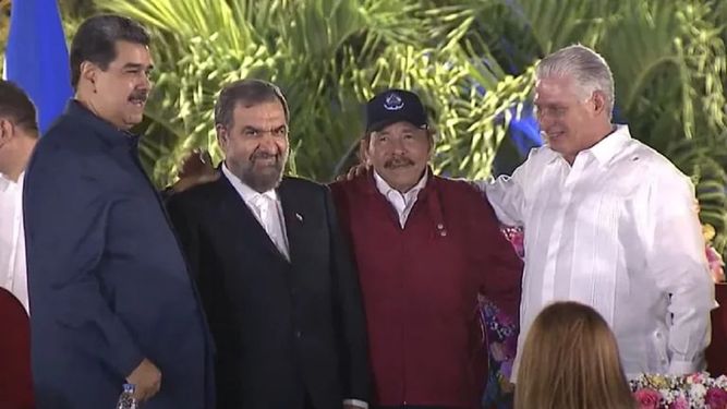 El dictador Nicolás Maduro, el terrorista iraní Mohsen Rezai, vicepresidente para Asuntos Económicos de la República Islámica; y los dictadores Daniel Ortega y Miguel Díaz-Canel, reunidos en Managua, el 10 de enero de 2022.&nbsp;