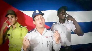 Los intérpretes del tema. 