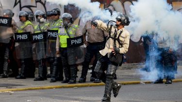 Mecanismos de control, falta de transparencia y constantes violaciones de DDHH de las autoridades llevaron a Venezuela a ser un Estado mafioso