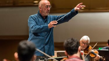 El estadounidense Stefan Lano se convierte este jueves en el nuevo director artístico y musical de la Orquesta Sinfónica del Sodre (Ossodre), en Uruguay, un cargo que ya ejerció entre 2012 y 2014.&nbsp;