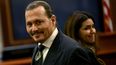 Johnny Depp y su abogada Camille Vásquez en la sala del tribunal del circuito del condado de Fairfax en Virginia, el 26 de abril de 2022. El actor estrena la película Jeanne du Barry en Cannes.