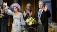 Sarah Jessica Parker y Matthew Broderick reciben el aplauso del público tras la función de estreno de Plaza Suite de Neil Simon en Broadway en tel Teatro Hudson el 28 de marzo de 2022, en Nueva York.&nbsp;
